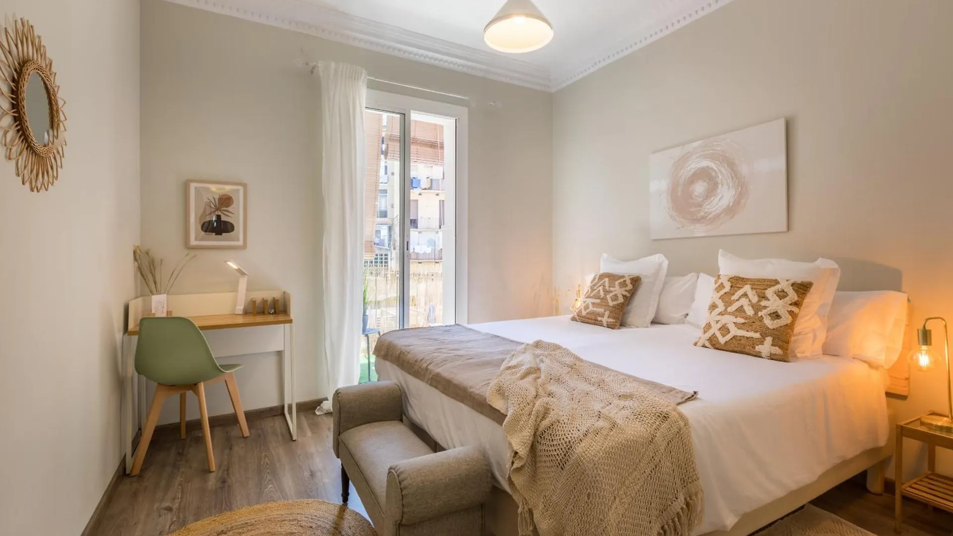 13Par1004 - Fabulous Apartment In The Heart Of Barcelona Spain
