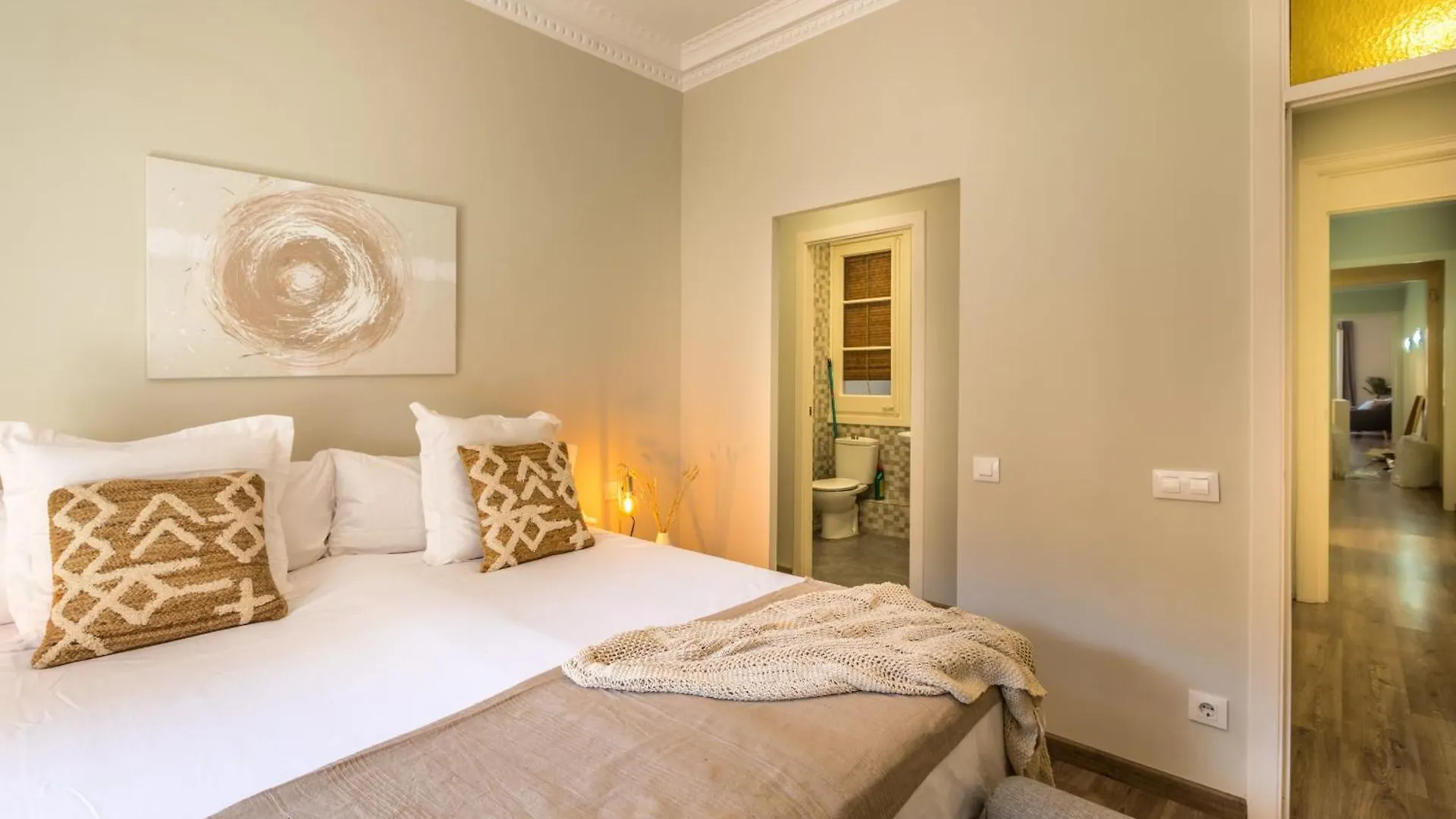 13Par1004 - Fabulous Apartment In The Heart Of Barcelona Spain