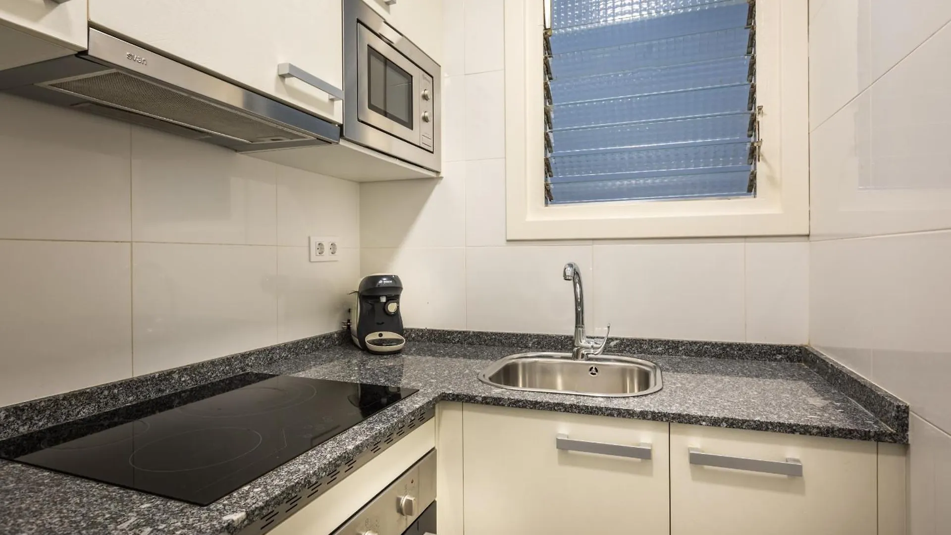 13Par1004 - Fabulous Apartment In The Heart Of バルセロナ 0*,  スペイン